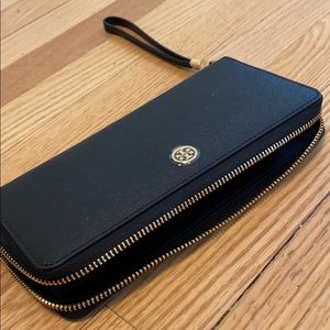 Tory Burch Robinson Zip Leather Continental Wallet